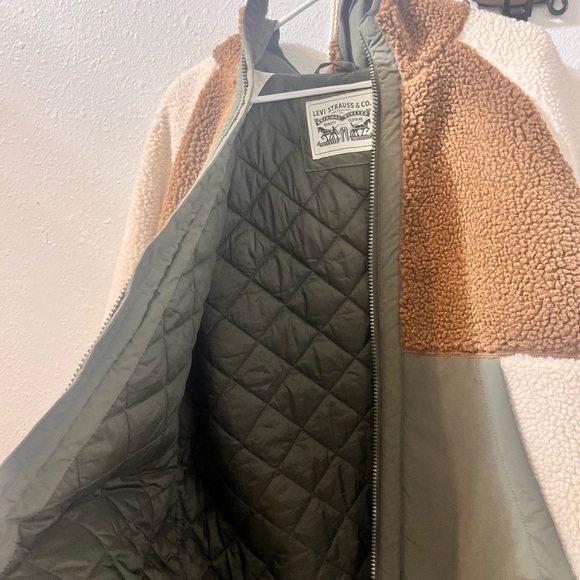 Levi’s hooded jacket new with tags - Picture 3 of 5
